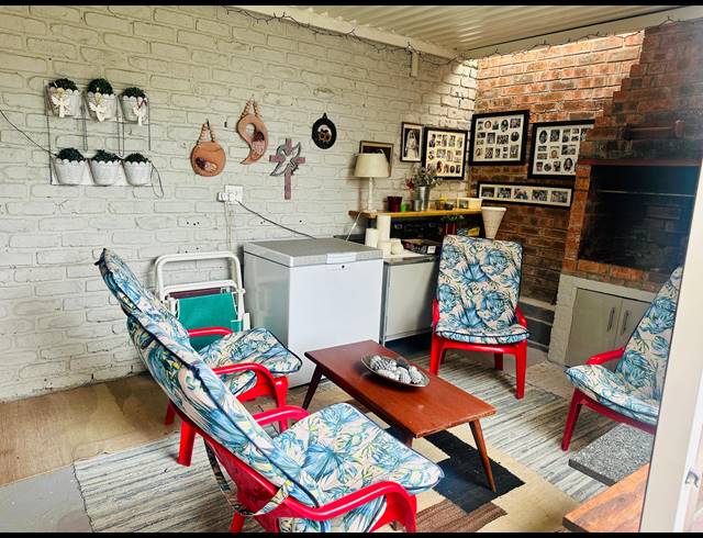 2 BEDROOM TOWNHOUSE FOR SALE IN GONUBIE